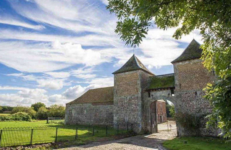 Kasteelhoeve Van Rampemont, Belgium